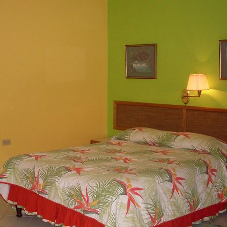 Coral Cove Marina Hotel Chaguaramas Zewnętrze zdjęcie